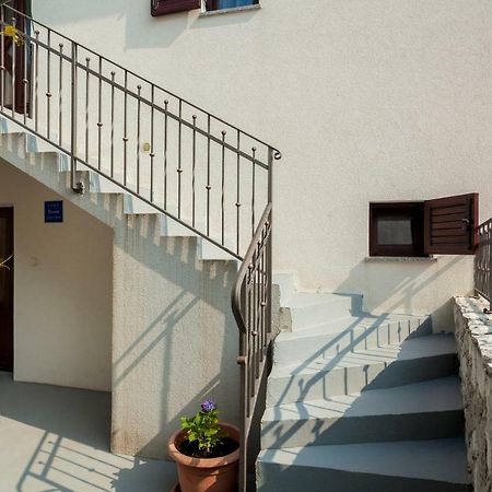 Apartment Nonna Крк Екстер'єр фото