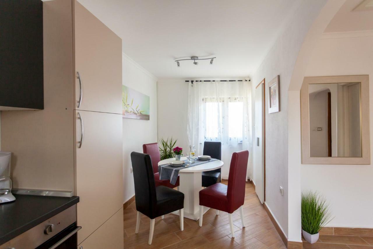 Apartment Nonna Крк Екстер'єр фото