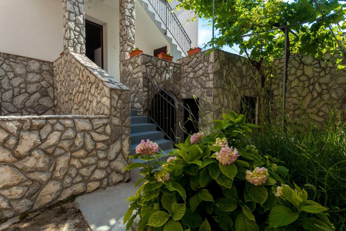 Apartment Nonna Крк Екстер'єр фото